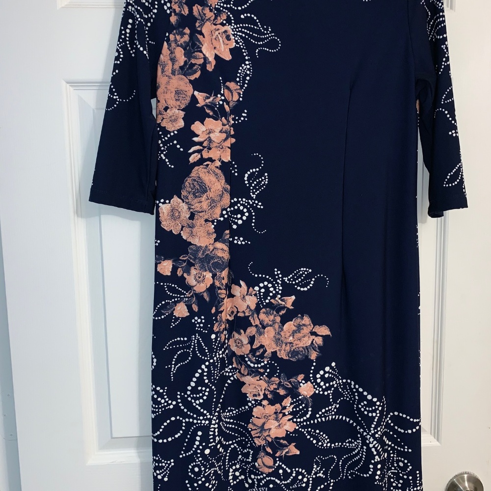 Dress - Picture 2 of 4